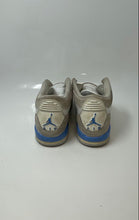 Load image into Gallery viewer, Nike Mens Air Jordan 3 Retro White And Blue Lace-Up Sneakers Shoes Size 6
