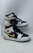 Load image into Gallery viewer, Nike Boys Air Jordan 1 Mid 554725-190 White Black Basketball Shoes Size 6Y
