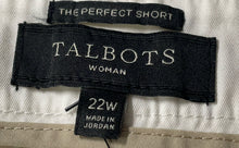 Load image into Gallery viewer, Talbots Womens White Flat Front Pockets The Perfect Bermuda Shorts Size 22W
