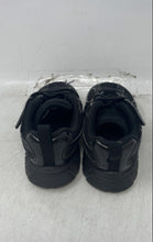 Load image into Gallery viewer, Nike Kids V5 RNR Black Low Top Hook &amp; Loop Sneaker Shoes Size 10C
