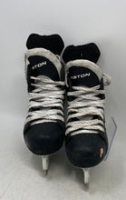Load image into Gallery viewer, Easton Kids EQ20 Black Round Toe Lace-Up Light Stiff Ice Hockey Skates Size 3
