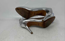 Load image into Gallery viewer, Coach Womens Nala Silver Round Toe Slip-On Stiletto Pump Heels Size 5B
