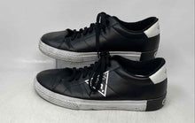 Load image into Gallery viewer, Guess Mens Sevan Black White Low Top Lace-Up Sneaker Shoes Size 11
