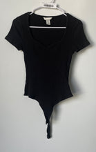 Load image into Gallery viewer, H&amp;M Womens Black Short Sleeve Scoop Neck Snap Bodysuit Blouse Top Size Medium
