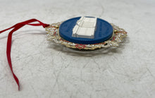 Load image into Gallery viewer, The White House Historical Association 200th Anniversary 2000 Ornament w/ Box
