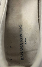 Load image into Gallery viewer, Banana Republic Mens Beige Leather Round Toe Slip-On Sneakers Shoes Size 11
