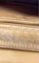 Load image into Gallery viewer, Unbranded Womens Brown Leather Inner Pocket Medium Buckle Clutch Handbag
