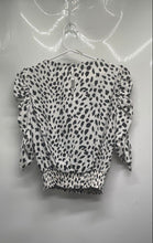 Load image into Gallery viewer, Express Womens Black White Animal Print Bubble Sleeve Cropped Blouse Top Size XS
