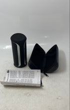 Load image into Gallery viewer, JBL Flip 2 Black Portable Wireless Bluetooth Smart Speaker With Case
