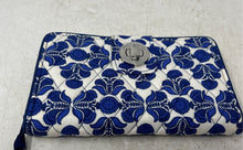 Load image into Gallery viewer, Vera Bradley Womens Blue White Printed Credit Card Slots Zip-Around Wallet
