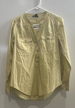 Load image into Gallery viewer, J.Crew Womens Green Henley Neck Flap Pocket Long Sleeve Blouse Top Size XXS

