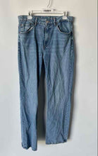 Load image into Gallery viewer, Zara Mens Blue Denim 5-Pockets Medium Wash Mid-Rise Straight Jeans Pants Size 12
