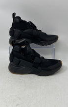 Load image into Gallery viewer, Nike Womens Air Huarache City AH6787-003 Black Round Toe Sneaker Shoes Size 5.5
