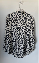 Load image into Gallery viewer, Zara Womens White And Black Leopard Print Long Sleeve Button-Up Shirt Size XS
