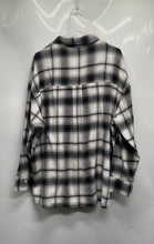 Load image into Gallery viewer, Divided By H&amp;M Womens Black White Plaid Long Sleeve Button-Up Shirt Size M
