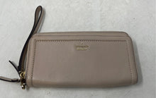 Load image into Gallery viewer, Kate Spade Womens Patterson Drive Anita Beige Leather Zip-Around Wristlet Wallet
