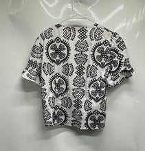 Load image into Gallery viewer, Zara Womens White Black Printed Short Sleeve V-Neck Cropped Blouse Top Size M
