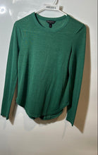 Load image into Gallery viewer, Banana Republic Womens Green Long Sleeve Crew Neck Pullover T-Shirt Size XS

