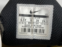 Load image into Gallery viewer, Authentic Nike Boys Air Max Plus RF GS White Black Sneakers Shoes Size 6.5Y
