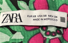 Load image into Gallery viewer, Zara Womens Multicolor Floral High Rise Pleated Side Zip Mini Skirt Size XS
