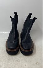 Load image into Gallery viewer, Sam Edelman Womens Black Leather Round Toe Ankle Chelsea Boots Size 6.5
