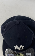 Load image into Gallery viewer, New Era 59Fifty Mens Black MLB New York Yankees On-Field Baseball Cap Size 7 5/8
