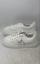 Load image into Gallery viewer, True Religion Womens Sarahi White Low Top Lace-Up Sneaker Shoes Size 8.5
