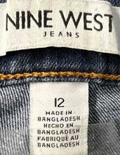 Load image into Gallery viewer, Nine West Womens Blue Denim Medium Wash Regular Fit Chrystie Capri Jeans Size 12
