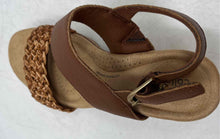 Load image into Gallery viewer, Clarks Collection Womens Seannah Step Brown Woven Platform Sandals Size 7.5M
