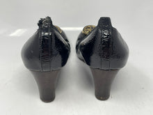 Load image into Gallery viewer, Authentic Tory Burch Womens Caroline Black Leather Pump Heels Size 9M Damaged
