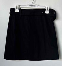 Load image into Gallery viewer, Nine West Womens Black Flat Front Regular Fit Belted Short Mini Skirt Size S
