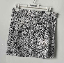 Load image into Gallery viewer, Forever 21 Womens Black White Leopard Print Side-Zip Mini Skirt Size Large
