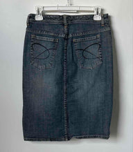 Load image into Gallery viewer, Chico's Womens Blue Denim 5-Pocket Design Platinum Straight &amp; Pencil Skirt Sz 0
