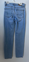 Load image into Gallery viewer, American Eagle Womens Blue Light Wash Straight Leg Jeans Size 000
