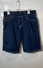 Load image into Gallery viewer, True Religion Mens Blue Pockets Ricky Relaxed Straight Jean Shorts Size 30
