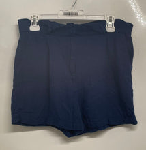 Load image into Gallery viewer, Forever 21 Womens Blue Flat Front Slash Pocket Chino Shorts Size Medium
