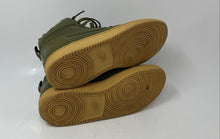 Load image into Gallery viewer, Nike Boys Court Borough Mid Green Lace-Up Mid Top Sneaker Shoes Size 5.5Y
