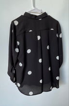 Load image into Gallery viewer, Loft Womens Black Polka Dot Collared Pockets Long Sleeve Button-Up Shirt Size L
