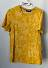 Load image into Gallery viewer, Hugo Boss Mens Yellow Tie Dye Short Sleeve Crew Neck Pullover T-Shirt Size M
