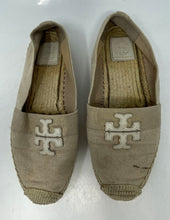 Load image into Gallery viewer, Authentic Tory Burch Womens Weston Beige Espadrille Flats Size 8M Worn Stained
