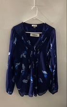 Load image into Gallery viewer, Calvin Klein Womens Blue Floral Long Sleeve V-Neck Blouse Top Size XL
