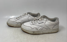 Load image into Gallery viewer, Reebok Womens Club MEMT Bold White Leather Low Top Sneakers Shoes Size 7
