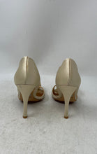 Load image into Gallery viewer, Badgley Mischka Womens Ivory Leather Slip-On Stiletto D'Orsay Heels Size 6M
