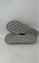 Load image into Gallery viewer, Nike Womens Ultra Comfort Gray Slip-On Flat Flip Flop Sandals Size 9
