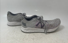 Load image into Gallery viewer, New Balance Womens Fresh Foam Zante Gray Lace-Up Low Top Running Shoes Size 7
