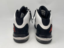 Load image into Gallery viewer, Authentic Nike Boys Air Jordan Max Aura Black White Sneaker Shoes Sz 7Y Damaged
