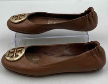 Load image into Gallery viewer, Authentic Tory Burch Womens Minnie Travel Brown Ballet Flats Size 7M Damaged
