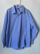 Load image into Gallery viewer, Van Heusen Mens Blue Wrinkle Free Regular Fit Dress Shirt Size XL 17.5-18 34/35
