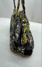 Load image into Gallery viewer, Vera Bradley Womens Multicolor Floral Quilted Zipper Inner Pocket Travel Bag
