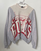 Load image into Gallery viewer, NBA Womens Gray Beige Chicago Bulls Long Sleeve Pullover Sweatshirt Size Small
